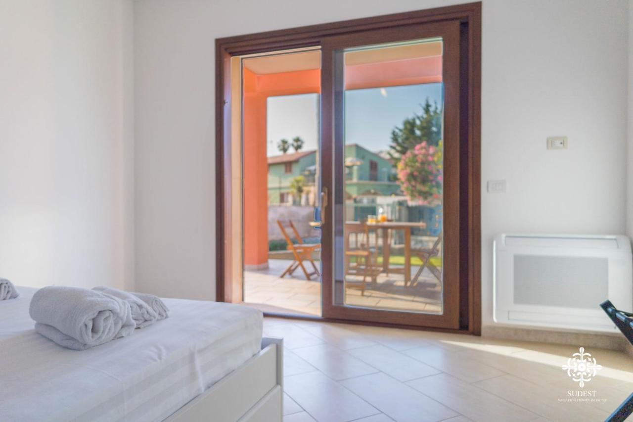 Villa Seaside - Beach Retreat With Jacuzzi Сиракуза Екстериор снимка