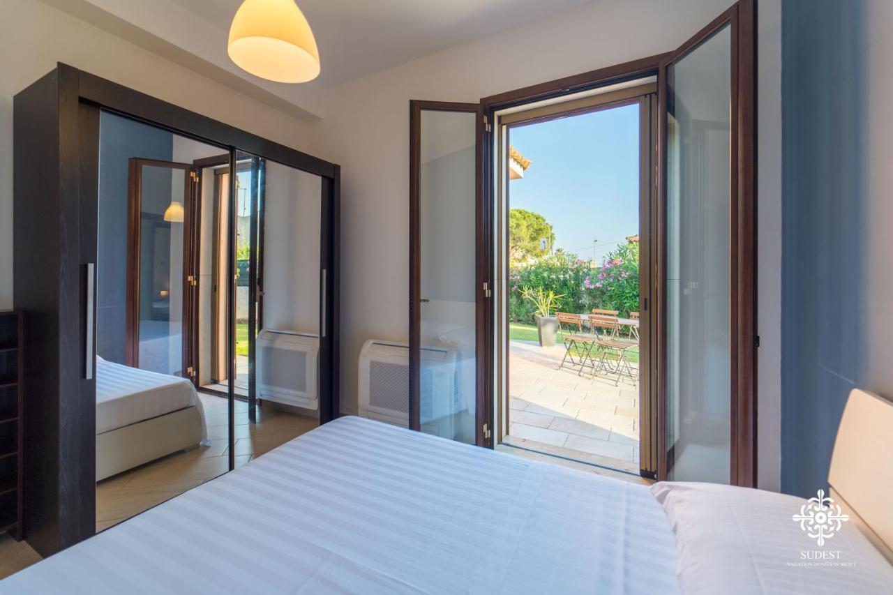 Villa Seaside - Beach Retreat With Jacuzzi Сиракуза Екстериор снимка