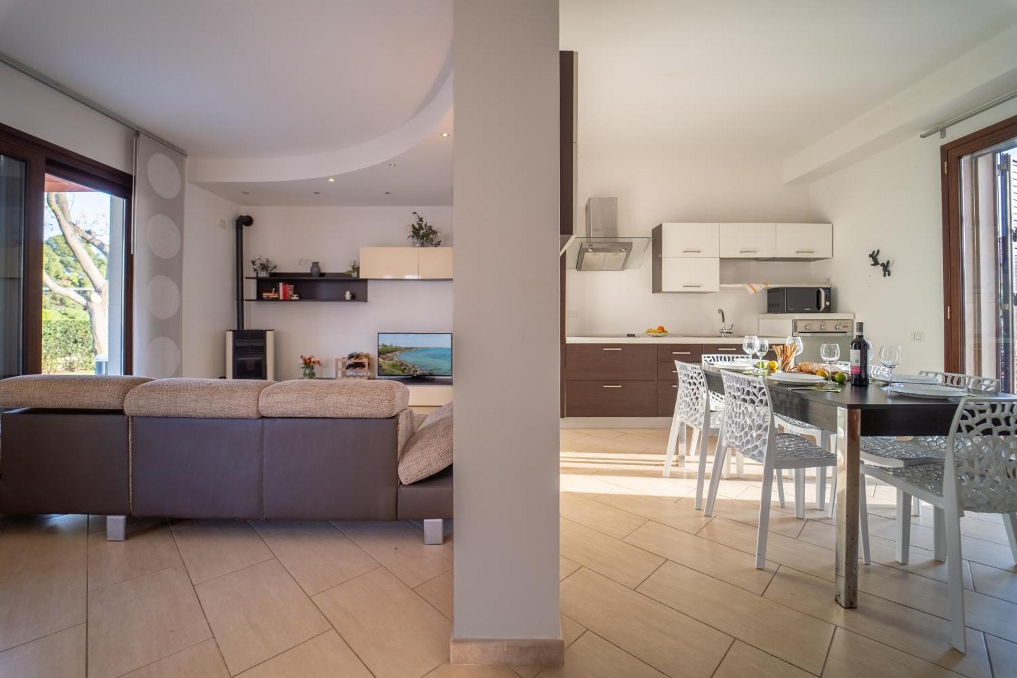 Villa Seaside - Beach Retreat With Jacuzzi Сиракуза Екстериор снимка